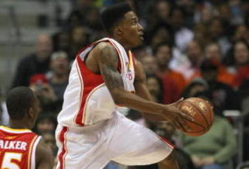 MILWAUKEE - MARCH 26:  Brandon Jennings #3 of the West team goes up with the ball over Kemba Walker #15 of the East team during the 2008 McDonald's All American High School Boys basketball game on March 26, 2008 at the Bradley Center in Milwaukee, Wisconsin. (Photo by Jonathan Daniel/Getty Images)