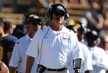BERKELEY, CA - OCTOBER 24:  Head coach Jeff Tedford of the California Golden Bears looks on against the Washington State Cougars at California Memorial Stadium on October 24, 2009 in Berkeley, California.  (Photo by Jed Jacobsohn/Getty Images)