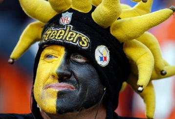 CINCINNATI - SEPTEMBER 27:  A Pittsburgh Steelers fan is pictured during the NFL game against the Cincinnati Bengals at Paul Brown Stadium on September 27, 2009 in Cincinnati, Ohio.  (Photo by Andy Lyons/Getty Images)