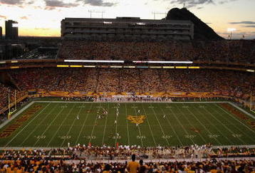 TEMPE, AZ - OCTOBER 03:  The Arizona State Sun Devils and the Oregon State Beavers compete in the college football game at Sun Devil Stadium on October 3, 2009 in Tempe, Arizona. The Beavers defeated the Sun Devils 28-17. (Photo by Christian Petersen/Getty Images)