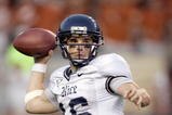 AUSTIN, TX - SEPTEMBER 22: Chase Clement #16 of the Rice Owls passes the ball against the Texas Longhorns on September 22, 2007 at Darrell K. Royal-Texas Memorial Stadium in Austin, Texas. Texas leads 54-7 in third quarter. (Photo by Brian Bahr/Getty Images)