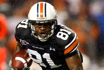 AUBURN, AL - SEPTEMBER 19:  Terrell Zachery #81 of the Auburn Tigers against the West Virginia Mountaineers at Jordan-Hare Stadium on September 19, 2009 in Auburn, Alabama.  (Photo by Kevin C. Cox/Getty Images)