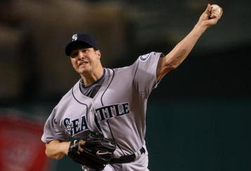 ANAHEIM, CA - APRIL 24:  Erik Bedard #45 of the Seattle Mariners throws a pitch against the Los Angeles Angels of Anaheim on April 24, 2009 at Angel Stadium in Anaheim, California.  The Mariners won 8-3.  (Photo by Stephen Dunn/Getty Images)