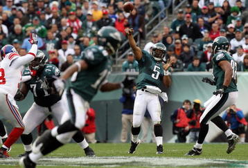PHILADELPHIA - NOVEMBER 01:  Donovan McNabb #5 of the Philadelphia Eagles throws a pass against the New York Giants on November 1, 2009 at Lincoln Financial Field in Philadelphia, Pennsylvania. The Eagles defeated the Giants 40-17.  (Photo by Jim McIsaac/Getty Images)