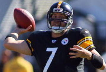 PITTSBURGH - OCTOBER 25:  Quarterback Ben Roethlisberger #7 of the Pittsburgh Steelers passes the ball during the NFL game against the Minnesota Vikings at Heinz Field on October 25, 2009 in Pittsburgh, Pennsylvania. The Steelers defeated the Vikings 27-17. (Photo by Rick Stewart/Getty Images)