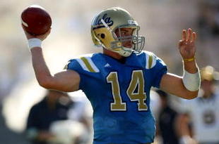 PASADENA, CA - OCTOBER 17: Quarterback Kevin Prince #14 of the UCLA Bruins throws a pass against the California Golden Bears on October 17, 2009 at the Rose Bowl in Pasadena, California.   Cal won 45-26.  (Photo by Stephen Dunn/Getty Images)