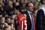 LONDON, ENGLAND - OCTOBER 31:  Rafael Benitez of Liverpool substitutes Yossi Benayoun during the Barclays Premier League match between Fulham and Liverpool at Craven Cottage on October 31, 2009 in London, England.  (Photo by Clive Rose/Getty Images)