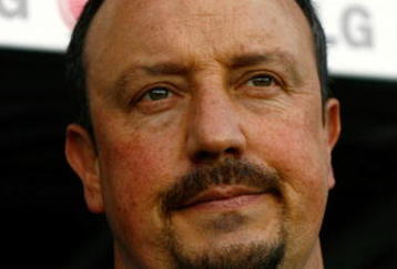 LONDON, ENGLAND - OCTOBER 31:  Rafael Benitez of Liverpool looks on prior to the Barclays Premier League match between Fulham and Liverpool at Craven Cottage on October 31, 2009 in London, England.  (Photo by Clive Rose/Getty Images)
