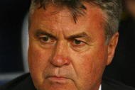 BARCELONA, SPAIN - APRIL 28:  Chelsea Manager Guus Hiddink looks on during the UEFA Champions League Semi Final First Leg match between Barcelona and Chelsea at the Nou Camp Stadium on April 28, 2009 in Barcelona, Spain.  (Photo by Alex Livesey/Getty Images)