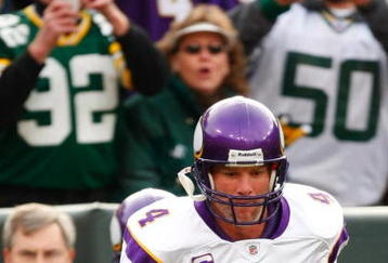 GREEN BAY, WI - NOVEMBER 01:  Quarterback Brett Favre #4 of the Minnesota Vikings takes the field before his team takes on the Green Bay Packers in the game at Lambeau Field on November 1, 2009 in Green Bay, Wisconsin. (Photo by Scott Boehm/Getty Images)