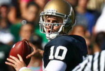 SOUTH BEND, IN - SEPTEMBER 19: Dayne Crist #10 of the Notre Dame Fighting Irish looks for a receiver against the Michigan State Spartans on September 19, 2009 at Notre Dame Stadium in South Bend, Indiana. Notre Dame defeated Michigan State 33-30. (Photo by Jonathan Daniel/Getty Images)