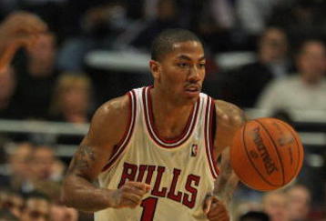 CHICAGO - OCTOBER 29: Derrick Rose #1 of the Chicago Bulls brings the ball upcourt against the San Antonio Spurs at the United Center on October 29, 2009 in Chicago, Illinois. The Bulls defeated the Spurs 92-85. (Photo by Jonathan Daniel/Getty Images)