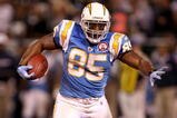 OAKLAND, CA - SEPTEMBER 14:  Antonio Gates #85 of the San Diego Chargers runs with the ball during their game against the Oakland Raiders on September 14, 2009 at the Oakland-Alameda County Coliseum in Oakland, California.  (Photo by Ezra Shaw/Getty Images)
