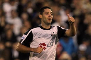 LONDON, ENGLAND - OCTOBER 31: Clint Dempsey of Fulham celebrates his goal during the Barclays Premier League match between Fulham and Liverpool at Craven Cottage on October 31, 2009 in London, England. (Photo by Clive Rose/Getty Images)