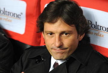 MILAN, ITALY - OCTOBER 31:  Leonardo of AC Milan waves during the Serie A match between AC Milan and Parma FC at Stadio Giuseppe Meazza on October 31, 2009 in Milan, Italy.  (Photo by Massimo Cebrelli/Getty Images)