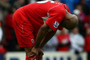 MIDDLESBROUGH, ENGLAND - MAY 16:  Marlon King of Middlesbrough looks rejected at the final whistle during the Barclays Premier League match between Middlesbrough and Aston Villa at the Riverside Stadium on May 16, 2009 in Middlesbrough, England.  (Photo by Clive Rose/Getty Images)