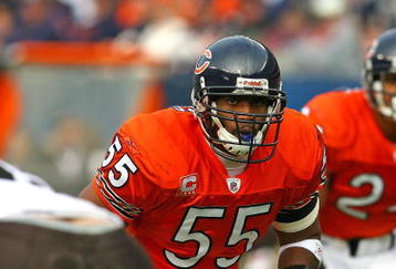 CHICAGO - NOVEMBER 01: Lance Briggs #55 of the Chicago Bears awaits the start of play against the Cleveland Browns at Soldier Field on November 1, 2009 in Chicago, Illinois. The Bears defeated the Browns 30-6. (Photo by Jonathan Daniel/Getty Images)