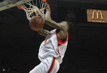 MILWAUKEE - MARCH 26:  Brandon Jennings #3 of the West team dunks during the 2008 McDonald's All American High School Boys basketball game on March 26, 2008 at the Bradley Center in Milwaukee, Wisconsin. (Photo by Jonathan Daniel/Getty Images)