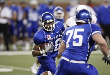 DETROIT - DECEMBER 5:  Wide Receiver Naaman Roosevelt #18 of the Buffalo Bulls runs the ball against the Ball State Cardinals during the MAC Championship game on December 5, 2008 at Ford Field in Detroit Michigan. (Photo by: Gregory Shamus/Getty Images)