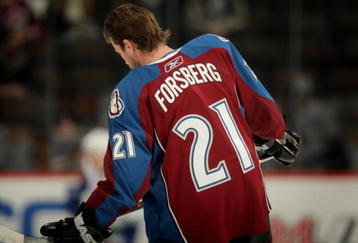 DENVER - MARCH 04:  Peter Forsberg #21 of the Colorado Avalanche takes the ice for the first time since rejoining the team as they warm up prior to facing the Vancouver Canucks at the Pepsi Center on March 4, 2008 in Denver, Colorado. The Avalanche went on to defeat the Canucks 2-1.  (Photo by Doug Pensinger/Getty Images)