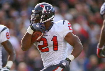 ORCHARD PARK, NY - NOVEMBER 01: Ryan Moats #21  of the Houston Texans runs for a touchdown against the Buffalo Bills at Ralph Wilson Stadium on November 1, 2009 in Orchard Park, New York. Houston won 31-10. (Photo by Rick Stewart/Getty Images)