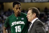 DETROIT - APRIL 06:  Head coach Tom Izzo of the Michigan State Spartans gestures as he talks with Durrell Summers #15 in the second half against the North Carolina Tar Heels during the 2009 NCAA Division I Men's Basketball National Championship game at Ford Field on April 6, 2009 in Detroit, Michigan.  (Photo by Andy Lyons/Getty Images)