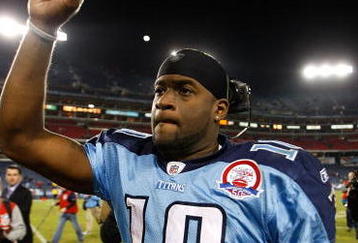 NASHVILLE, TN - NOVEMBER 01:  Vince Young #10 of the Tennessee Titans celebrates as he runs off the field after a 30-13 victory over the Jacksonville Jaguars in  the Titans first victory of the year during their game at LP Field on November 1, 2009 in Nashville, Tennessee.  (Photo by Streeter Lecka/Getty Images)