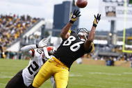 PITTSBURGH, PA - OCTOBER 18: Hines Ward #86 of the Pittsburgh Steelers tries to make a reception in the corner of the end zone against the Cleveland Browns at Heinz Field on October 18, 2009 in Pittsburgh, Pennsylvania. The pass was incomplete but the Steelers defeated the Browns 27-14. (Photo by Joe Robbins/Getty Images)
