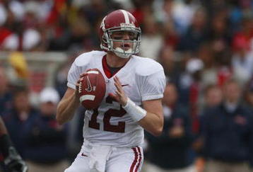 OXFORD, MS - OCTOBER 10:  Quarterback Greg McElroy #12 of the Alabama Crimson Tide looks for a receiver during their game against the Mississippi Rebels at Vaught-Hemingway Stadium on October 10, 2009 in Oxford, Mississippi. (Photo by Dave Martin/Getty Images)