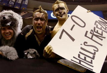 NEW ORLEANS - NOVEMBER 2:  Fans cheer in support of the New Orleans Saints before the game against the Atlanta Falcons at the Louisiana Superdome on November 2, 2009 in New Orleans, Louisiana. (Photo by Chris Graythen/Getty Images)