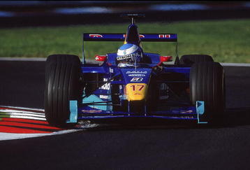 10 Sep 2000:  Mika Salo of Finland and Red Bull Sauber Petronas in action during the Italian Formula One Grand Prix held in Monza, Italy. \ Mandatory Credit: Mark Thompson /Allsport