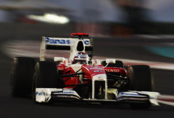 ABU DHABI, UNITED ARAB EMIRATES - NOVEMBER 01:  Jarno Trulli of Italy and Toyota drives during the Abu Dhabi Formula One Grand Prix at the Yas Marina Circuit on November 1, 2009 in Abu Dhabi, United Arab Emirates.  (Photo by Mark Thompson/Getty Images)