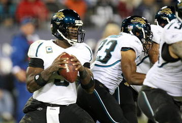 NASHVILLE, TN - NOVEMBER 01:  David Garrard #9 of the Jacksonville Jaguars drops back to pass against the Tennessee Titans during their game at LP Field on November 1, 2009 in Nashville, Tennessee.  (Photo by Streeter Lecka/Getty Images)