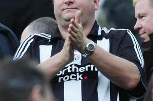 NEWCASTLE-UPON-TYNE, UNITED KINGDOM - NOVEMBER 03: Mike Ashley, Owner of Newcastle United looks on during the Barclays Premier League match between Newcastle United and Portsmouth at St.James Park on November 03, 2007 in Newcastle, England.  (Photo by Matthew Lewis/Getty Images)