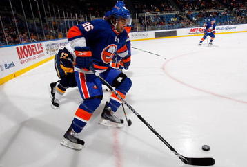 UNIONDALE, NY - OCTOBER 31:  Matt Moulson #26 of the New York Islanders skates against the Buffalo Sabres on October 31, 2009 at Nassau Coliseum in Uniondale, New York. The Isles defeated the Sabres 5-0.  (Photo by Jim McIsaac/Getty Images)