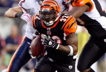 CINCINNATI - OCTOBER 25:  Cedric Benson #32 of the Cincinnati Bengals runs with the ball during the NFL game against the Chicago Bears at Paul Brown Stadium on October 25, 2009 in Cincinnati, Ohio.  The Bengals won 45-10.  (Photo by Andy Lyons/Getty Images)