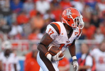 BOISE , ID - SEPTEMBER 13:  Anthony Turner #17 of the Bowling Green Falcons runs the ball against the Boise State Broncos at Bronco Stadium on September 13, 2008 in Boise, Idaho.  (Photo by Jonathan Ferrey/Getty Images)