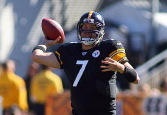 PITTSBURGH - OCTOBER 25:  Quarterback Ben Roethlisberger #7 of the Pittsburgh Steelers passes the ball during the NFL game against the Minnesota Vikings at Heinz Field on October 25, 2009 in Pittsburgh, Pennsylvania. The Steelers defeated the Vikings 27-17. (Photo by Rick Stewart/Getty Images)
