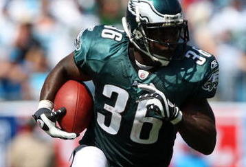 CHARLOTTE, NC - SEPTEMBER 13:  Running back Brian Westbrook #36 of the Philadelphia Eagles rushes with the ball during the NFL season opener against the Carolina Panthers at Bank of America Stadium on September 13, 2009 in Charlotte, North Carolina.  (Photo by Streeter Lecka/Getty Images)