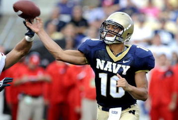 ANNAPOLIS, MD - SEPTEMBER 20: Quarterback Kaipo-Noa Kaheaku-Enhada #10 of the Navy Midshipmen sets to pass against the Rutgers Scarlet Knights at Jack Stephens Field at Navy-Marine Corps Memorial Stadium on September 20, 2008 in Annapolis, Maryland.  (Photo by Al Messerschmidt/Getty Images)