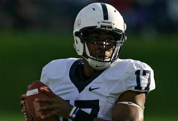 EVANSTON, IL - OCTOBER 31: Daryll Clark #17 of the Penn State Nittany Lions looks for a receiver against the Northwestern Wilcats at Ryan Field on October 31, 2009 in Evanston, Illinois. Penn State defeated Northwestern 34-13. (Photo by Jonathan Daniel/Getty Images)