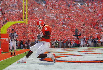 CLEMSON, SC - SEPTEMBER 23:  C.J. Spiller #28 of the Clemson Tigers runs into the endzone as the Clemson Tigers host visiting University of North Carolina Tar Heels during their game on September 23, 2006 at Memorial Stadium in Clemson, South Carolina.  (Photo By Streeter Lecka/Getty Images)