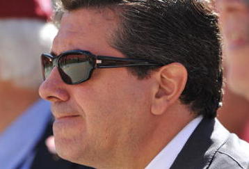 LANDOVER, MD - OCTOBER 4:  Owner Daniel Snyder of the Washington Redskins watches pregame action before the game against the Tampa Bay Buccaneers at FedExField on October 4, 2009 in Landover, Maryland. The Redskins defeated the Buccaneers 16-13. (Photo by Larry French/Getty Images)