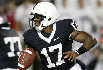 STATE COLLEGE, PA - SEPTEMBER 26: Daryll Clark #17 of the Penn State Nittnay Lions looks for a open receiver while playing the Iowa Hawkeye's on September 26, 2009 at Beaver Stadium in State College, Pennsylvania.  (Photo by Gregory Shamus/Getty Images)