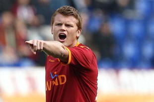 ROME, ITALY - NOVEMBER 01:  John Arne Riise  of AS Roma shouts during the Serie A match between AS Roma and Bologna FC at Stadio Olimpico on November 1, 2009 in Rome, Italy.  (Photo by Paolo Bruno/Getty Images)