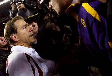 TUSCALOOSA, AL - NOVEMBER 03:  Head coach Les Miles of the LSU Tigers is congratulated by head coach Nick Saban of the Alabama Crimson Tide at Bryant-Denny Stadium on November 3, 2007 in Tuscaloosa, Alabama. LSU defeated Alabama 41-34. (Photo by Doug Benc/Getty Images)