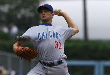 LOS ANGELES, CA - AUGUST 22:  Ted Lilly #30 of the Chicago Cubs pitches against the Los Angeles Dodgers at Dodger Stadium on August 22, 2009 in Los Angeles, California.  (Photo by Jeff Gross/Getty Images)