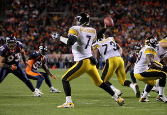 DENVER - OCTOBER 21:  Quarterback Ben Roethlisberger #7 of the Pittsburgh Steelers runs the offense against the Denver Broncos at Invesco Field at Mile High on October 21, 2007 in Denver, Colorado. The Broncos defeated the Steelers 31-28.  (Photo by Doug Pensinger/Getty Images)