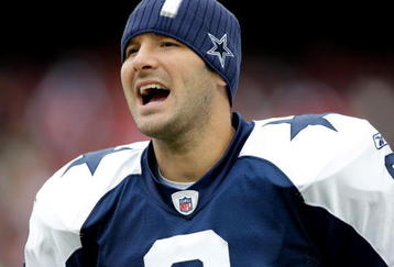 KANSAS CITY, MO - OCTOBER 11:  Quarterback Tony Romo #9 of the Dallas Cowboys warms up prior to the NFL game against the Kansas City Chiefs at Arrowhead Stadiumin on October 11, 2009 Kansas City, Missouri. The Cowboys defeated the Chiefs 26-20 in overtime. (Photo by Jamie Squire/Getty Images)