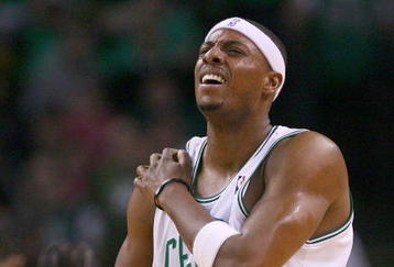 BOSTON, MA - OCTOBER 28: Paul Pierce #34 of the Boston Celtics reacts in  pain during a game against the Charlotte Bobcats at the TD Banknorth Garden on October 28, 2009 in Boston, Massachusetts. NOTE TO USER: User expressly acknowledges and agrees that, by downloading and/or using this Photograph, user is consenting to the terms and conditions of the Getty Images License Agreement. (Photo by Jim Rogash/Getty Images)